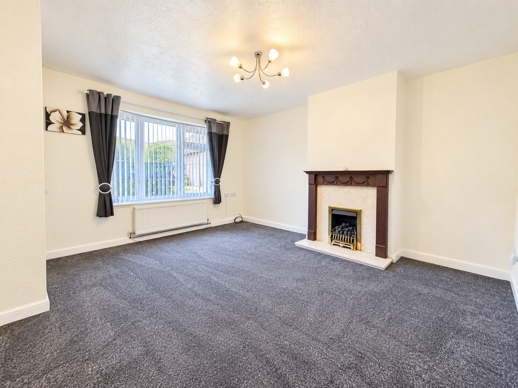 Property photo 2 of 13 Ec16213D-309F-4494-B415-645Fb2C1E7C0