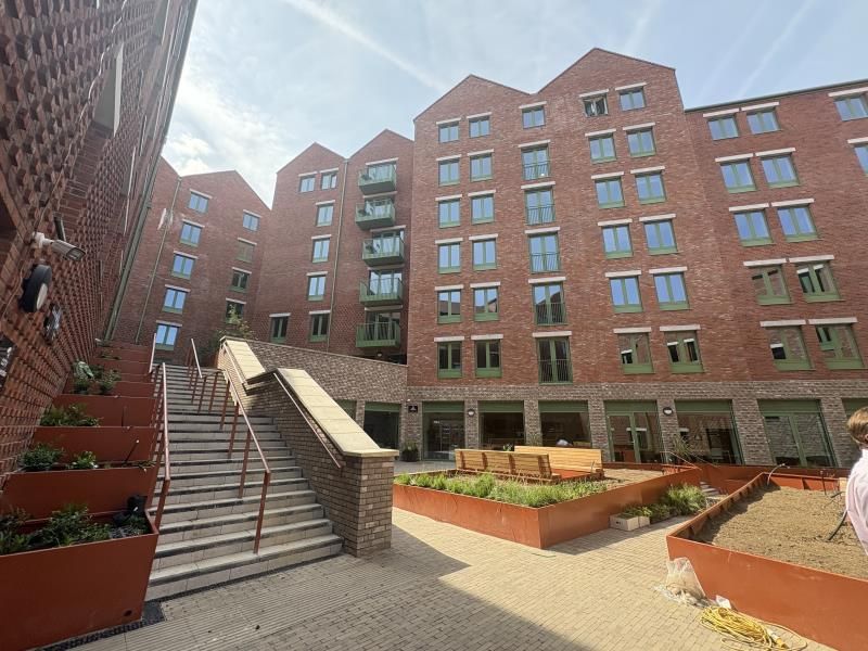 Property photo 2 of 24