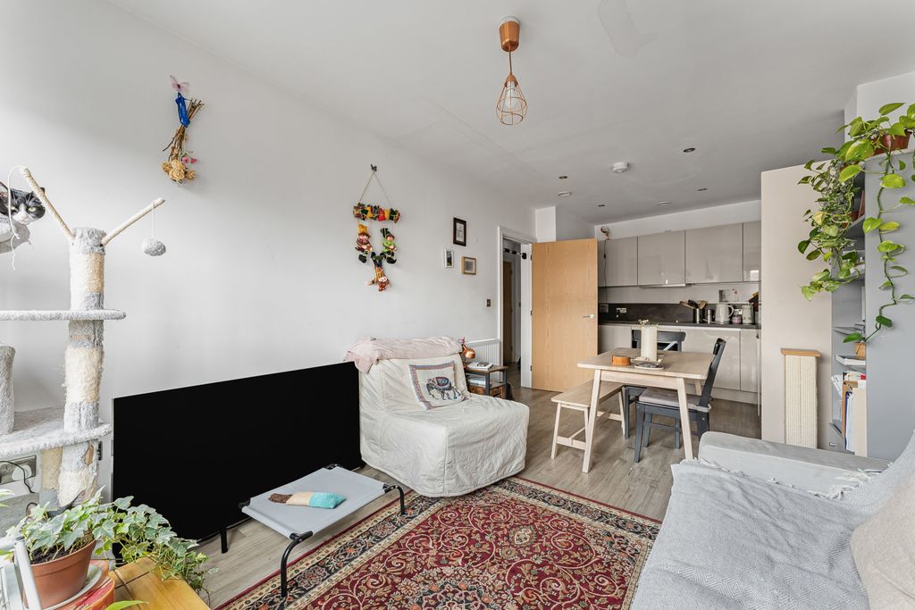 Property photo 2 of 9 Reception Room