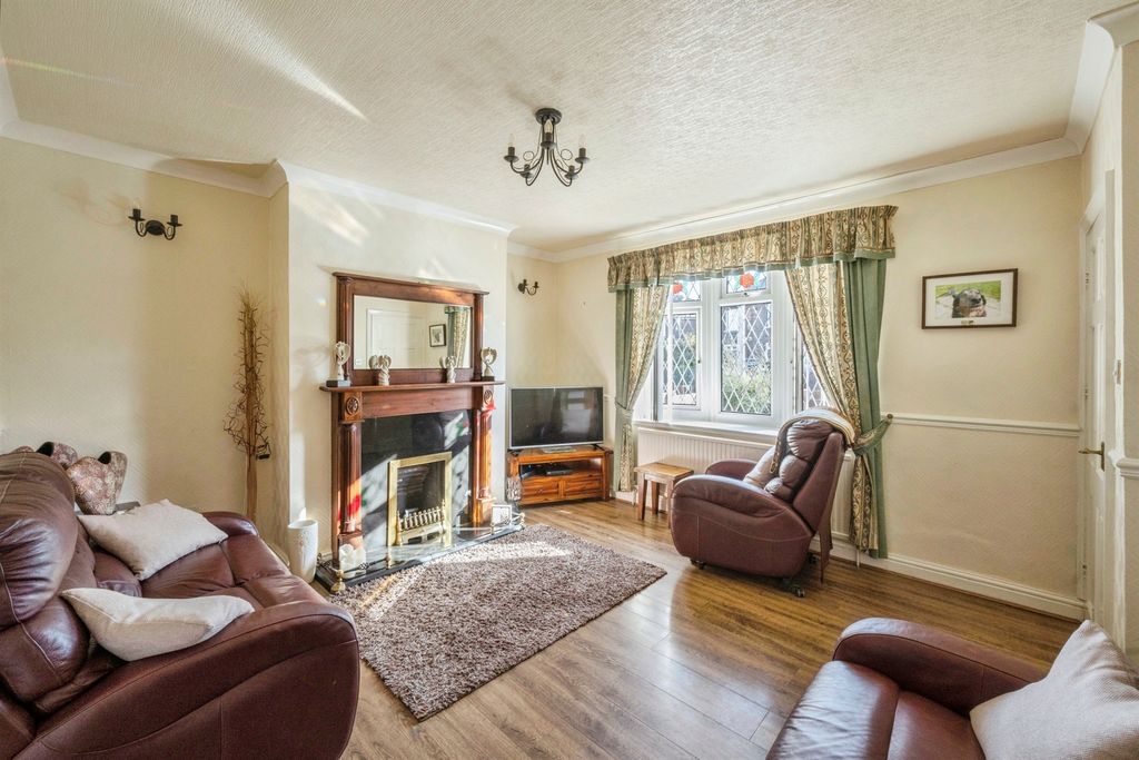 Property photo 2 of 11