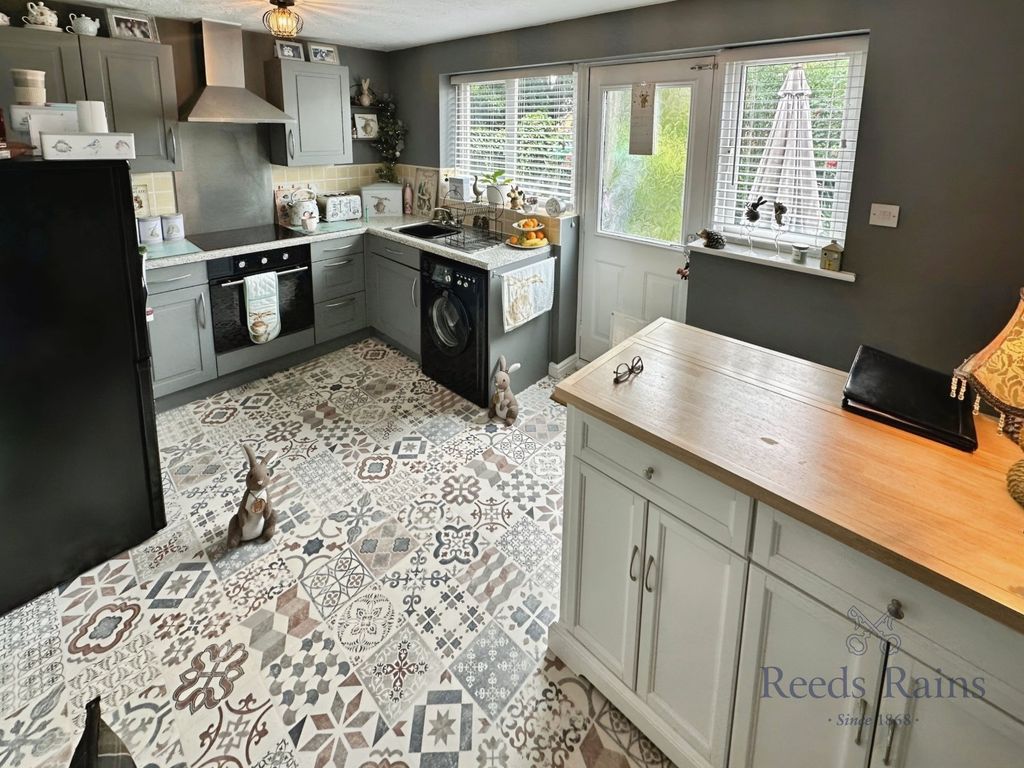 Property photo 3 of 13 Dining Kitchen