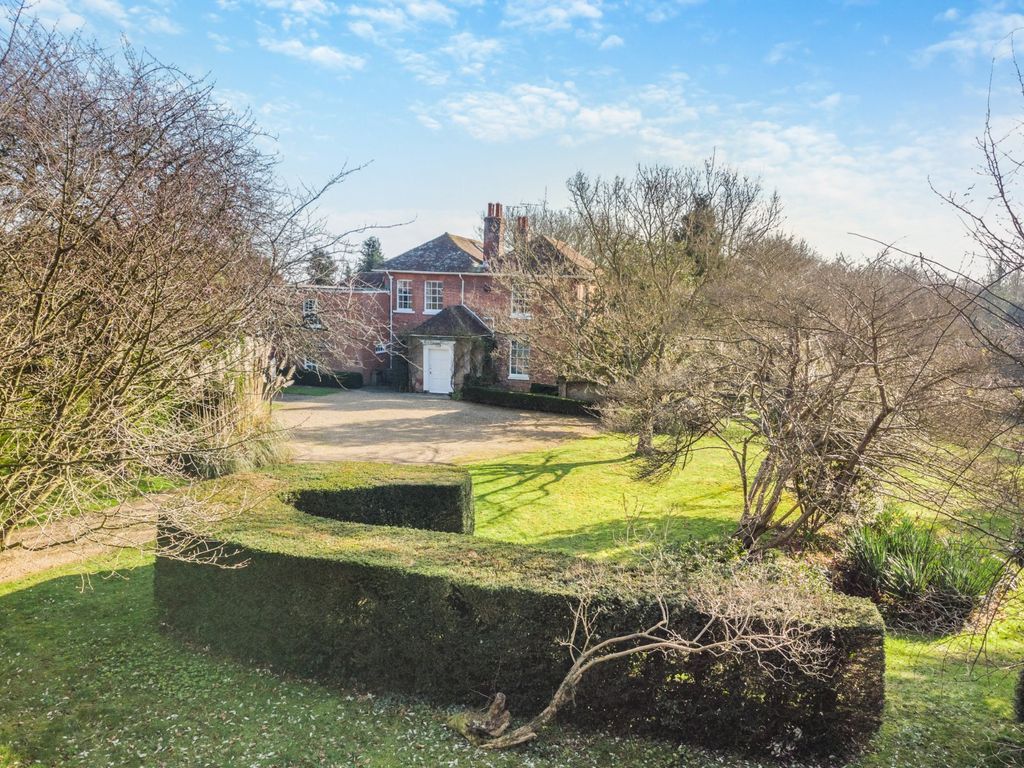 Property photo 3 of 25 The Aumbry