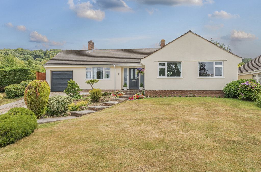 Property photo 1 of 20 Front