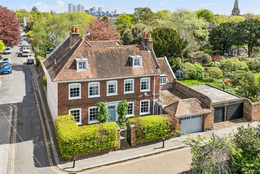 Property photo 1 of 40 Upper Butts, Tw8 - For Sale