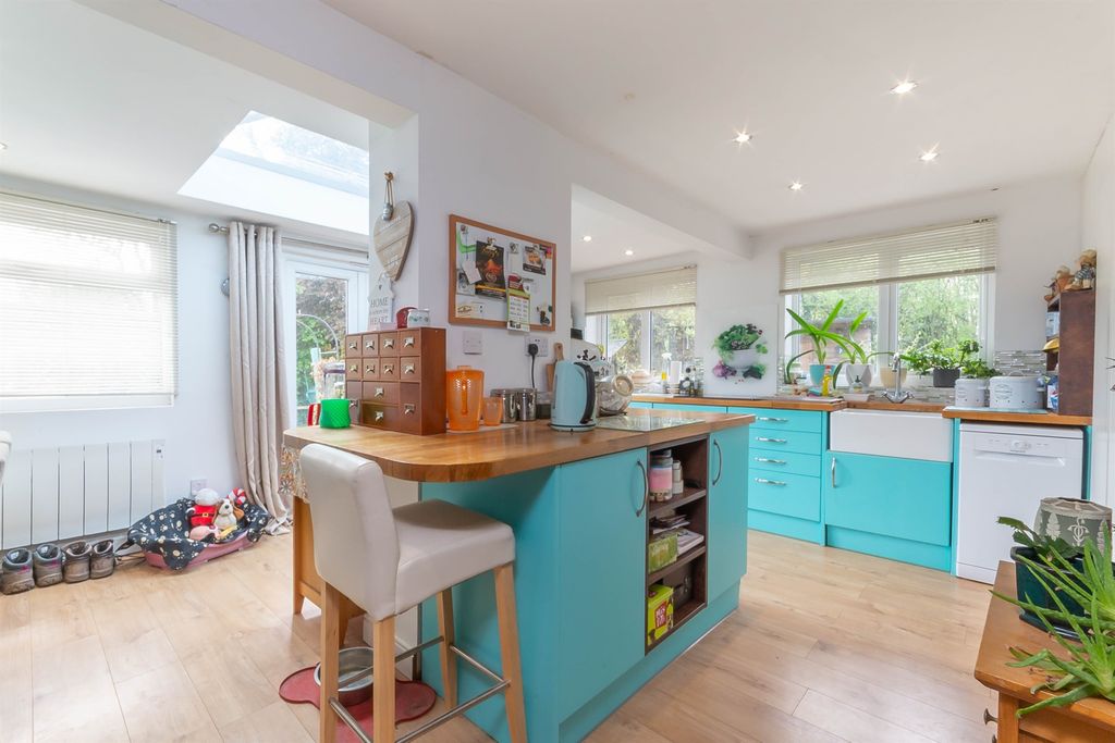 Property photo 3 of 17 Kitchen Dining Room