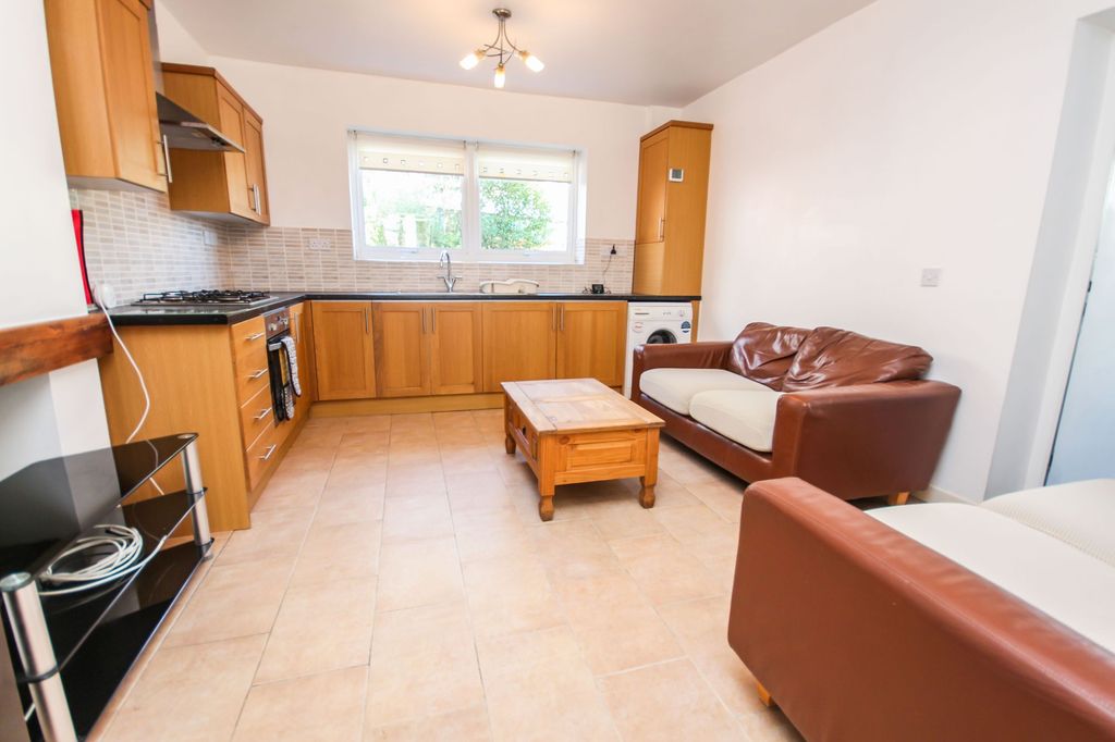 Property photo 3 of 11 Photo 7