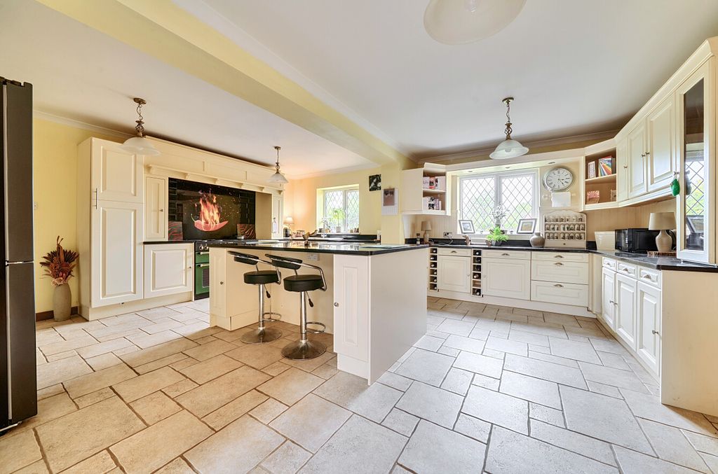 Property photo 2 of 15 1509480 (11)