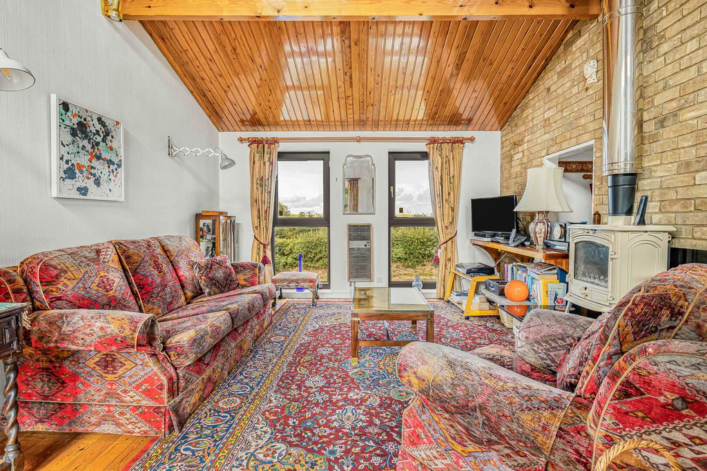 Property photo 2 of 27 11_62153-1.Jpg