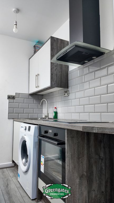 Property photo 2 of 7 6B Springfield Road9