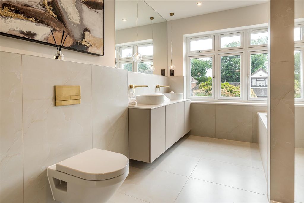 Additional image 32 of 5 bed property for salePlot 4, Chase View, Spring Court Road, Enfield EN2