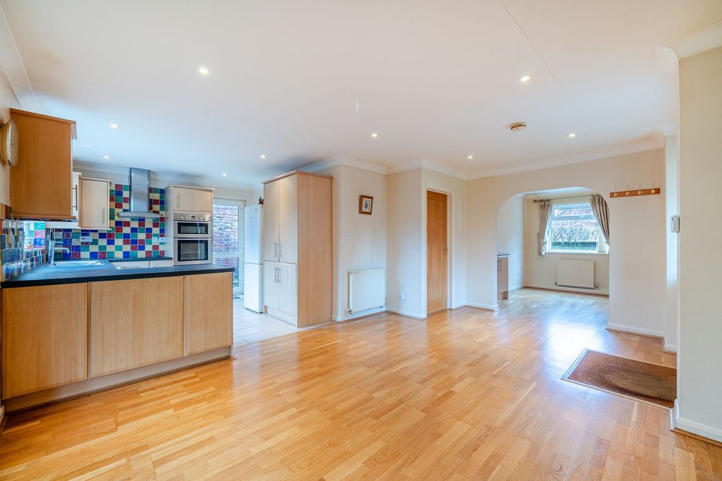 Property photo 2 of 19