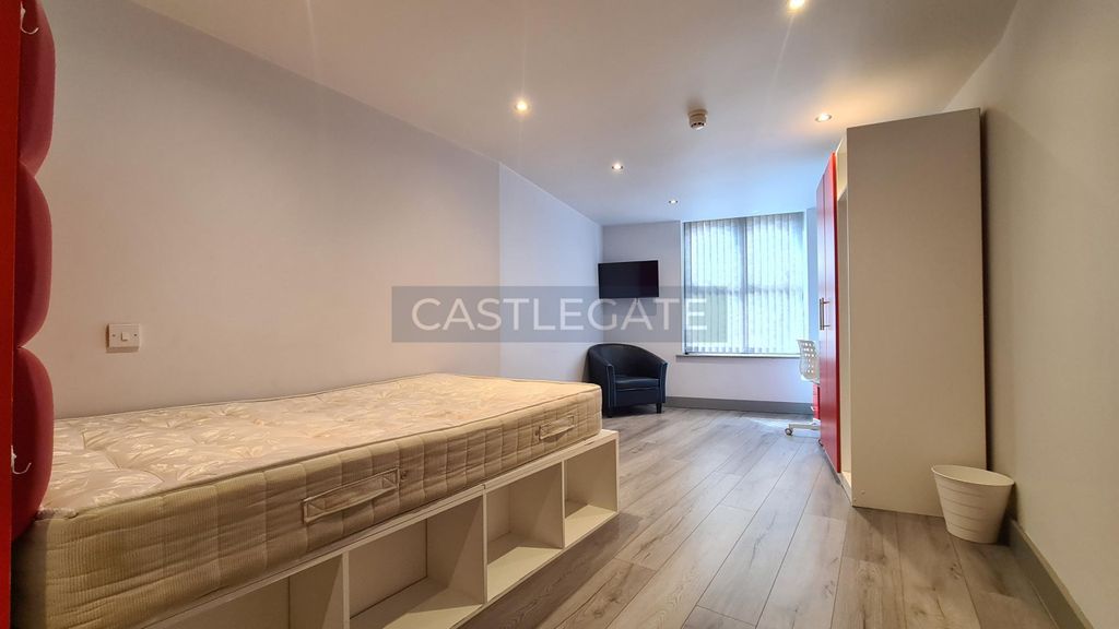 Property photo 3 of 7 Dundas Works Flat 10 Room 2 (2)