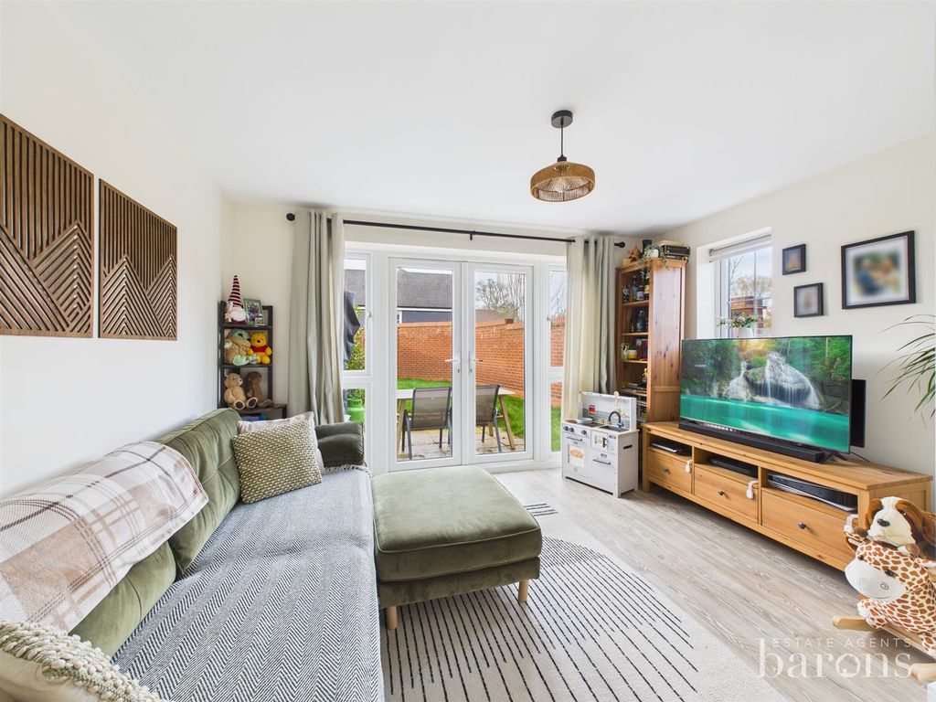 Property photo 2 of 27 Cam05500G0-Pr0124-Still025.Jpg