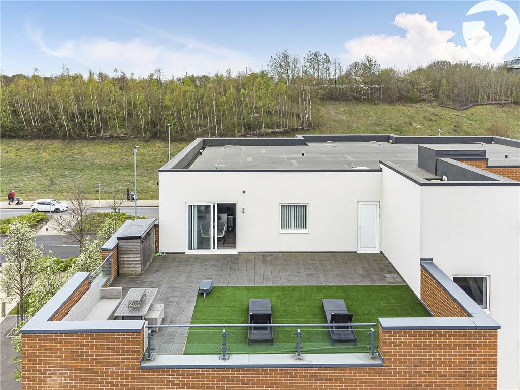 Property photo 1 of 20 Balcony Aerial