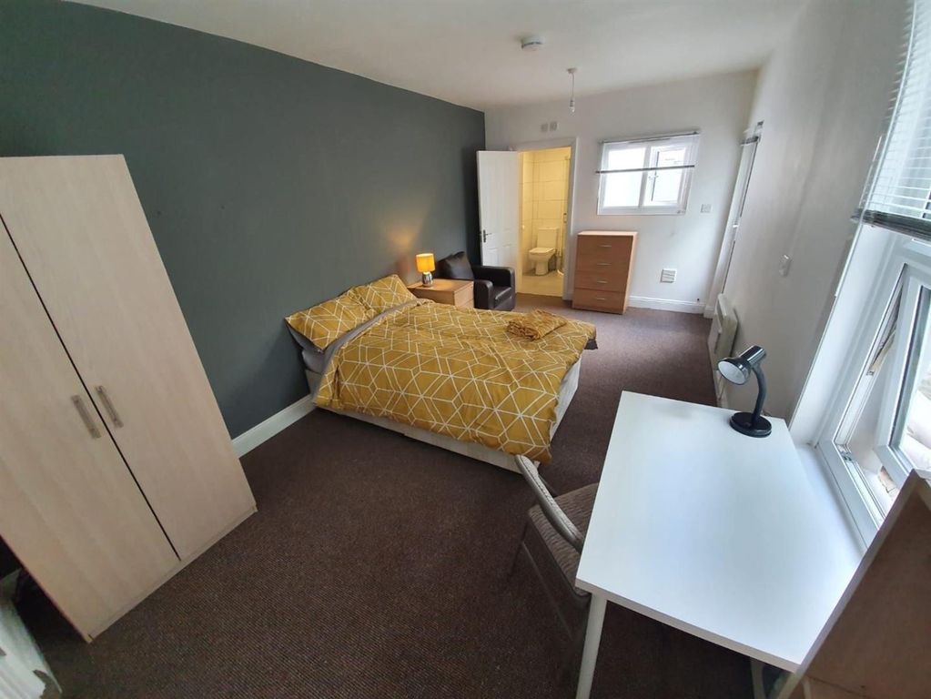 Property photo 2 of 21 4626701