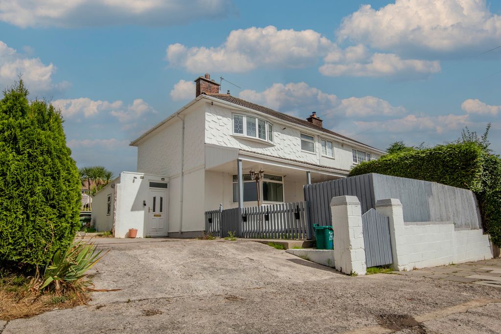 Property photo 2 of 40