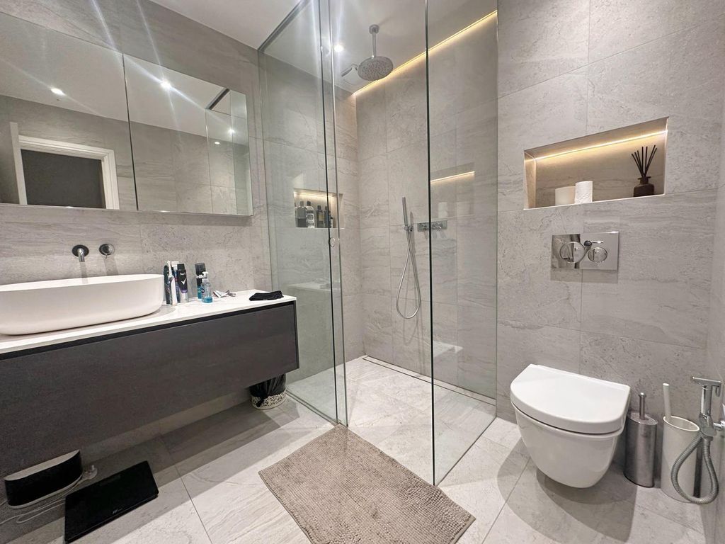 Property photo 3 of 7 Gallery