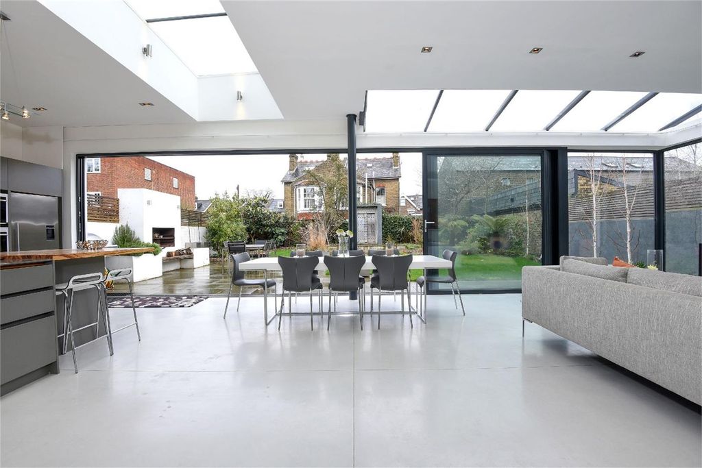 Property photo 2 of 12 Property Photo