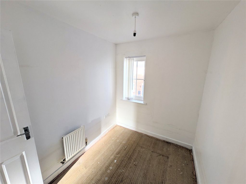 Property photo 3 of 9 Bedroom Three