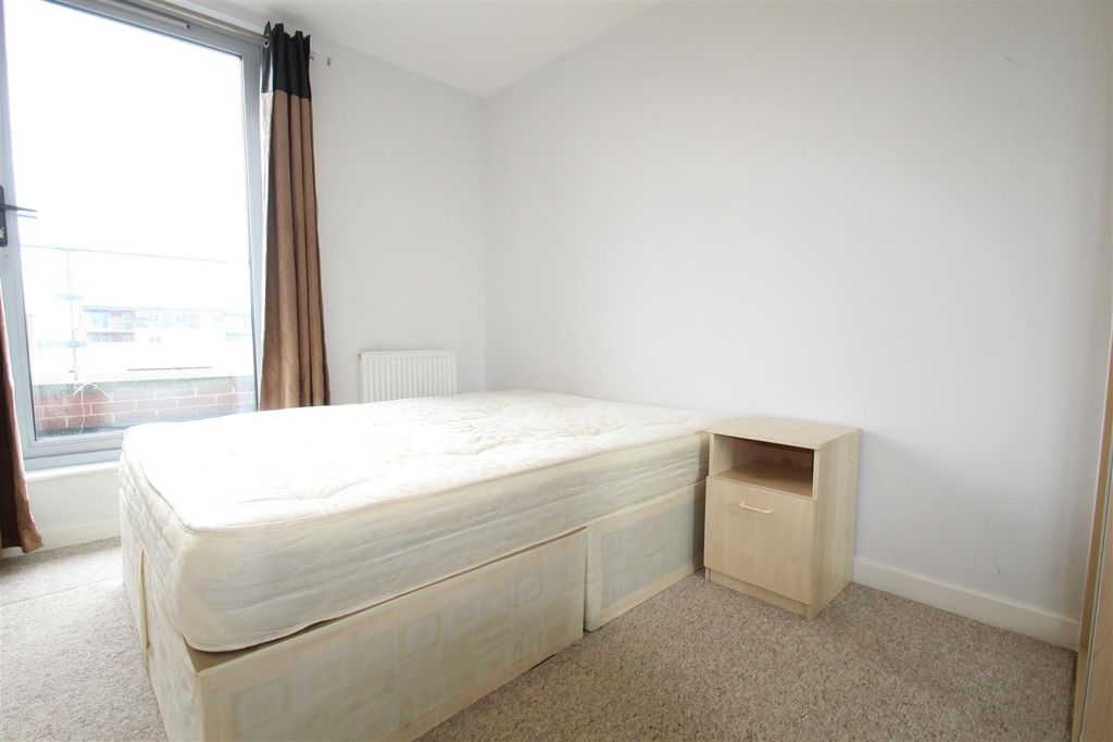 Property photo 3 of 15 Bedroom