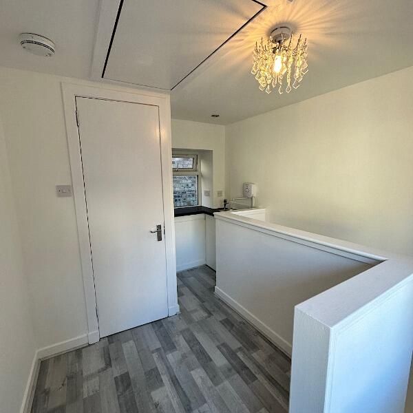 Property photo 3 of 6 Kitchen