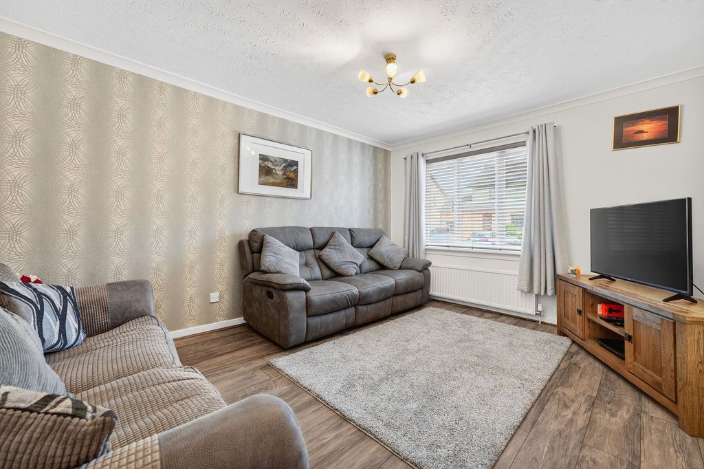 Property photo 2 of 30