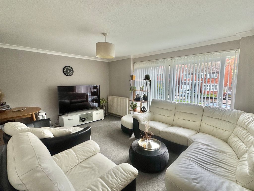 Property photo 3 of 6 Living Room