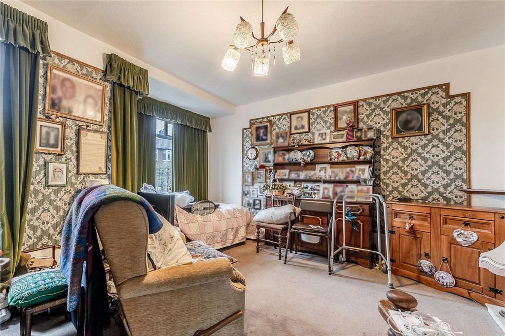 Property photo 2 of 9 Picture No. 15