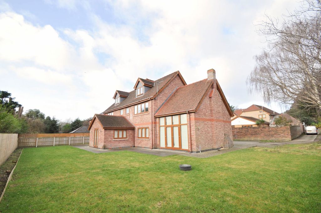 Property photo 2 of 43