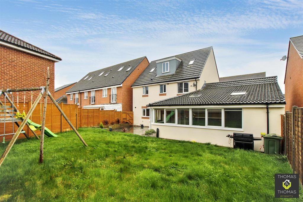 Property photo 1 of 17 _