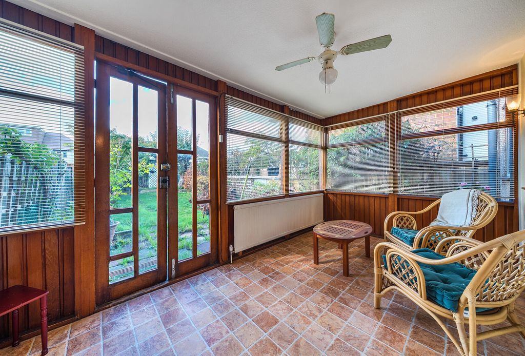 Property photo 2 of 11 1536523-8-6Ad9Fbf...