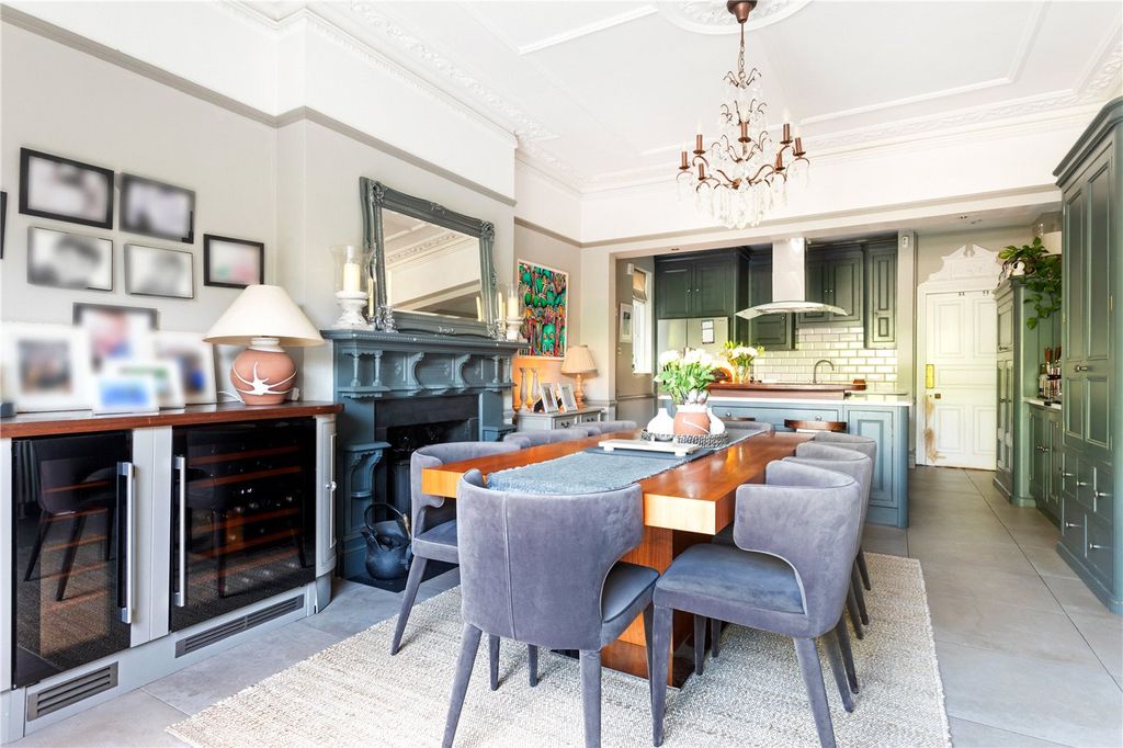 Property photo 3 of 15 Dining Detail