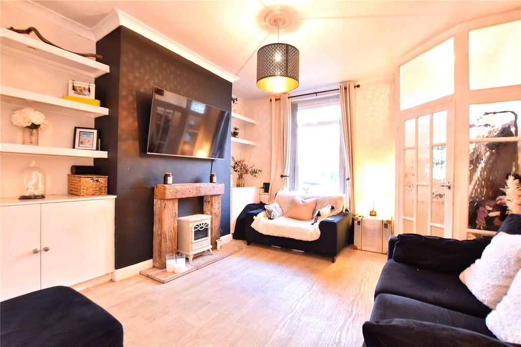 Property photo 2 of 12 Picture 2