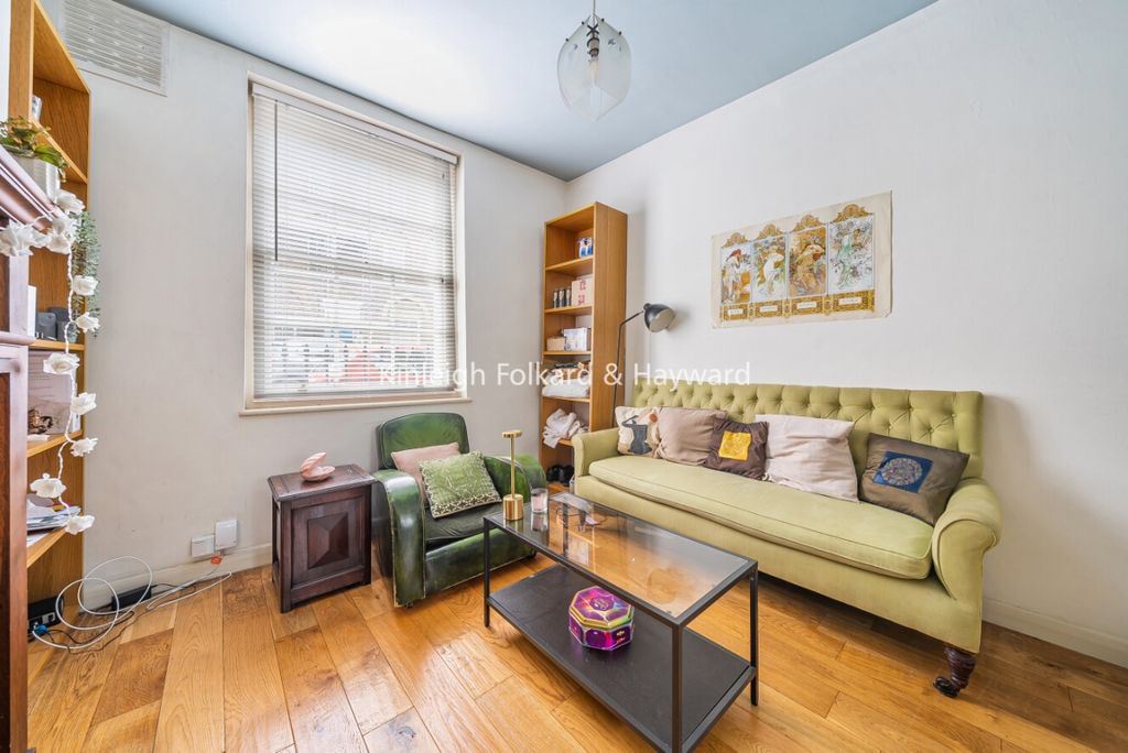 Property photo 3 of 11 d5ee0350-Ff57-4571-B
