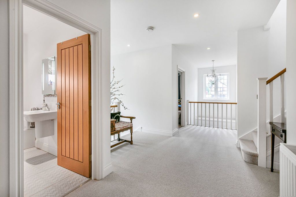 Additional image 22 of 5 bed detached house for saleGeorges Wood Road, Brookmans Park, Hatfield AL9