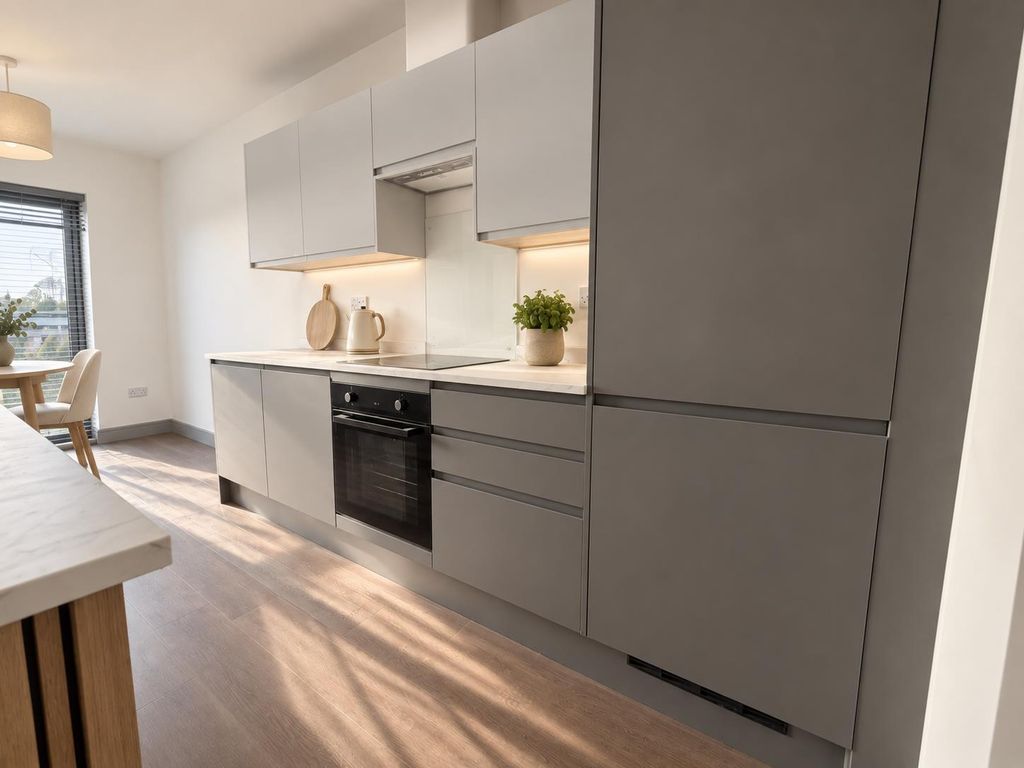 Property photo 3 of 8 Kitchen