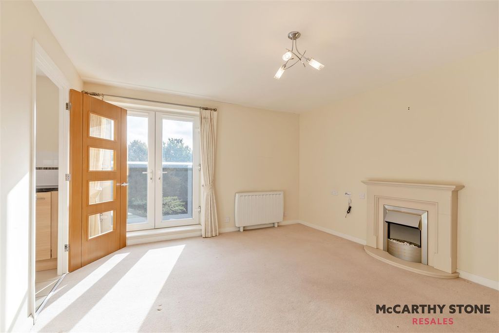 Property photo 3 of 26 8624229-Interior03.Jpg