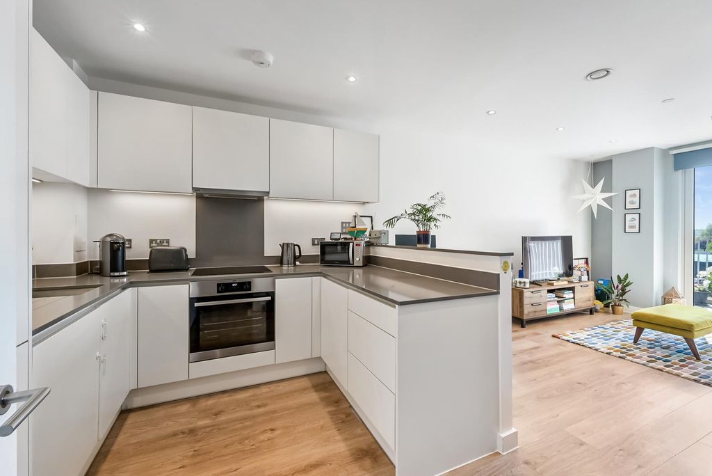 Property photo 2 of 10