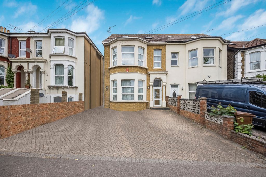 Property photo 1 of 28