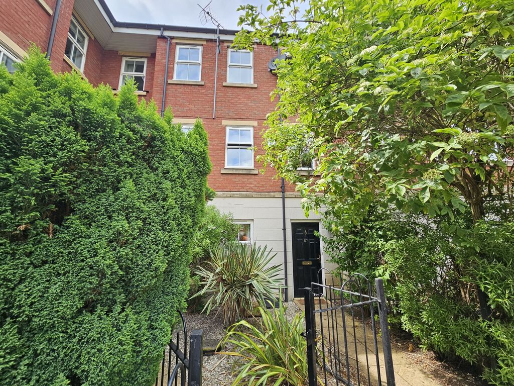 Property photo 2 of 18 Charming Front View Of A Traditional Red-Brick Ter...