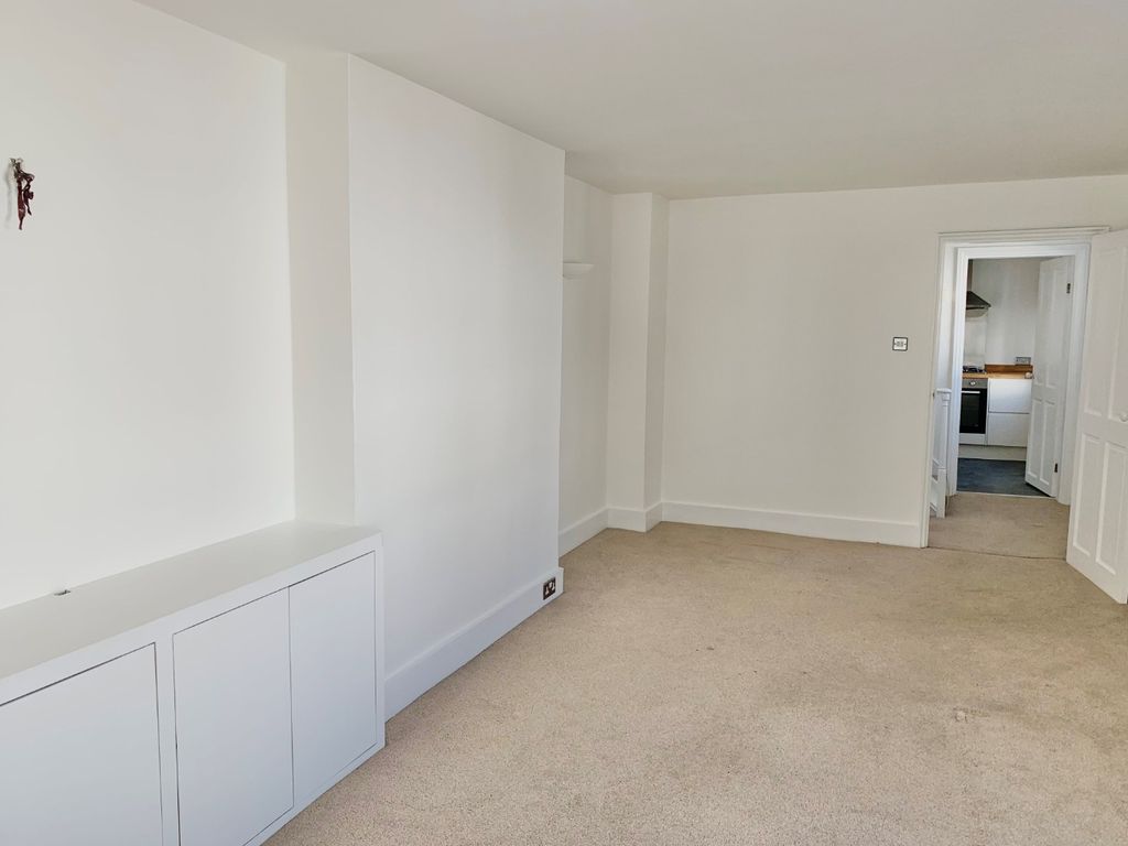 Property photo 2 of 13 4607131