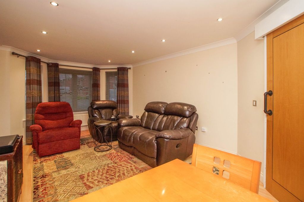 Property photo 3 of 14 Dining Lounge