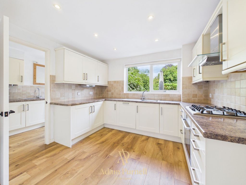 Property photo 2 of 32