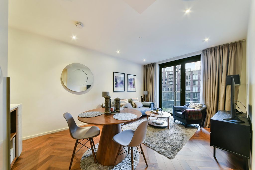 Property photo 3 of 23