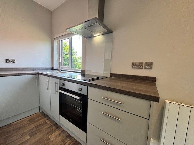 Property photo 3 of 6 Kitchen 2