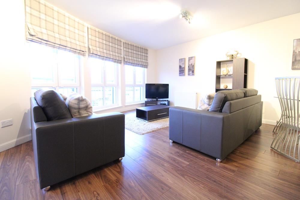 Property photo 2 of 14 Lounge Alt