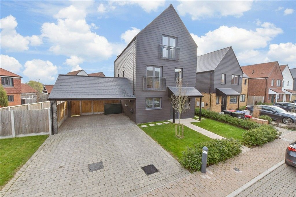 Property photo 3 of 18 External (Web)
