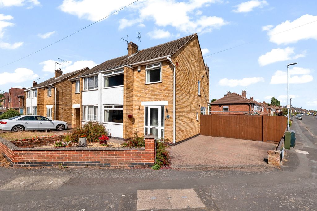 Property photo 1 of 24