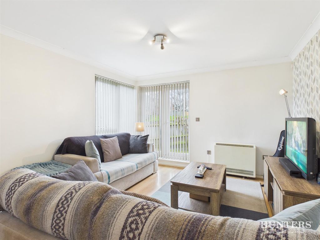 Property photo 3 of 14 Cam05287G0-Pr0157-Still014.Jpg