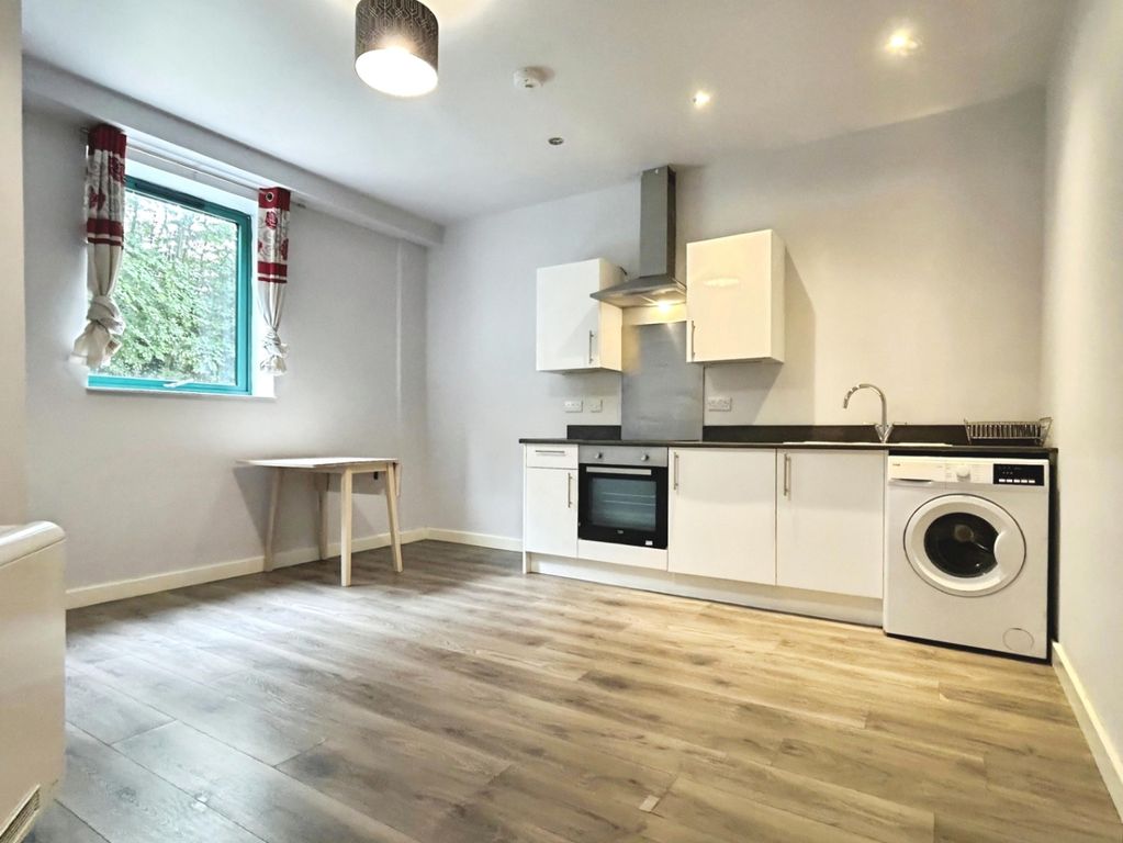 Property photo 2 of 11 Pbox-Img.Jpg